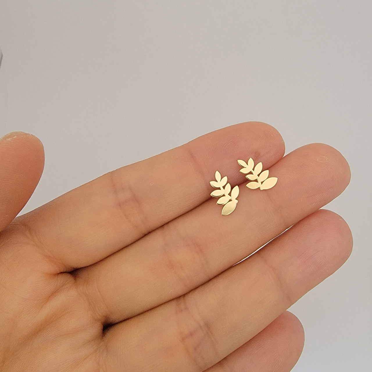 14 Karat Yellow Gold Leaf Stud Earrings