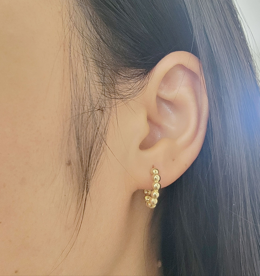 14K Gold Huggies Hoop Earring 